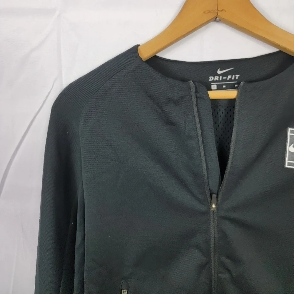 NWT size Medium Nike Court Cropped Woven Tennis Jacket